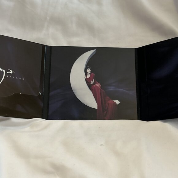 ENYA DARK SKY ISLAND (2015) CD Preowned Great Condition Great Price - Picture 8 of 13
